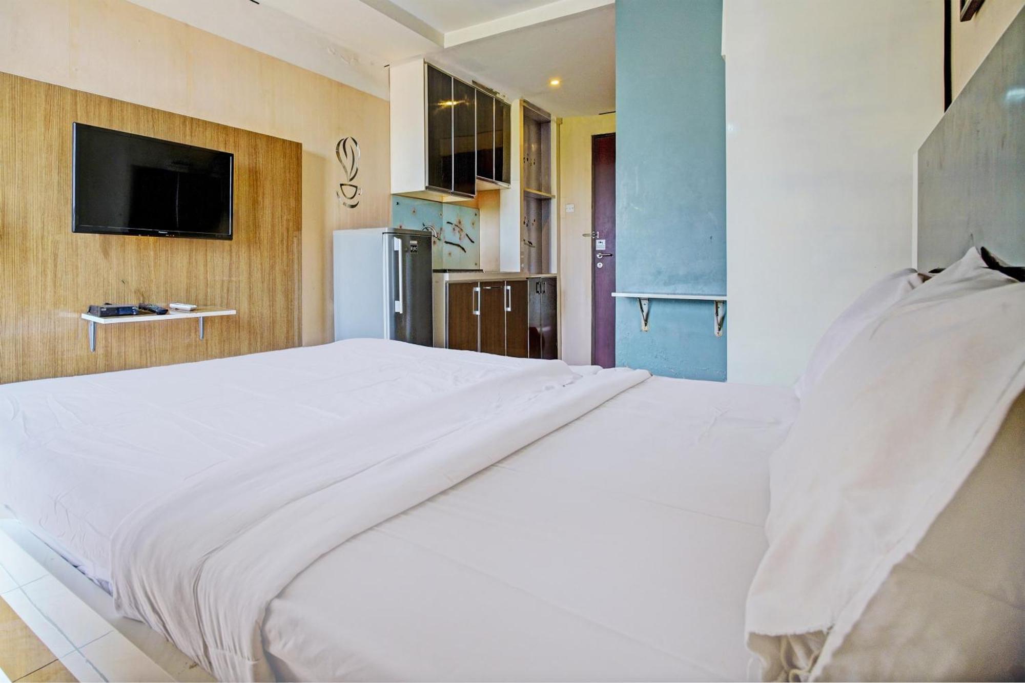 Oyo Life 93170 Apartement Gateway Cicadas By Mr Pro Bandung Exterior photo